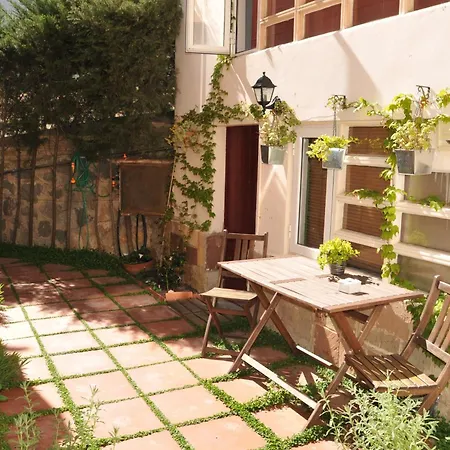 蒂比达博公寓酒店