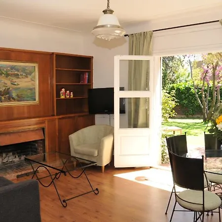 蒂比达博公寓酒店 *